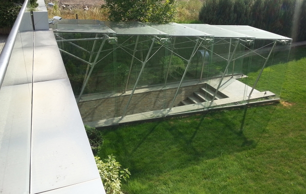 GLASS TUNEL - image
